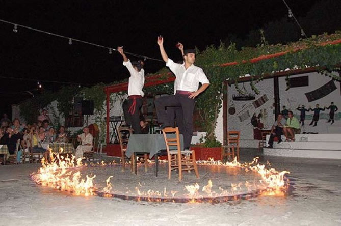 Soirée crétoise : danse, spectacle et dîner en Crète
